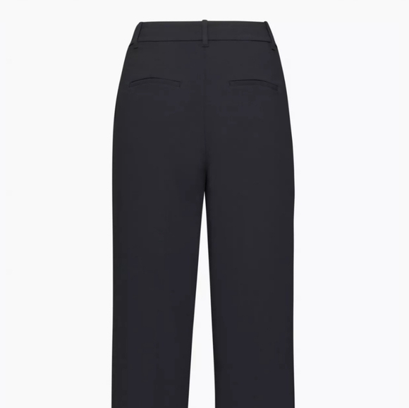Aritzia Effortless Cropped pant - Picture 9 of 9